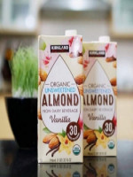 Kirkland Organic Unsweetened Almond Non-Dairy Beverage Vanilla
