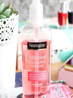 Neutrogena Visibly Clear Pink Grapefruit Facial Wash - 200ml: Gentle Cleansing for Fresh and Clear Skin