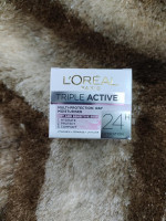 L'Oreal Paris Triple Active 24h Hydration Day Moisturiser for Dry and Sensitive Skin - Shop Now!