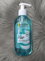 Garnier Aloe Refreshing Gel Wash - A Clear and Clean Face Wash for a Refreshing Experience