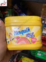 Nesquik Strawberry Flavoured Milkshake Powder 300g Tub