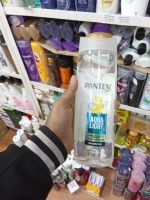 Pantene Pro-V Aqua Light Shampoo: Get Weightless Hydration